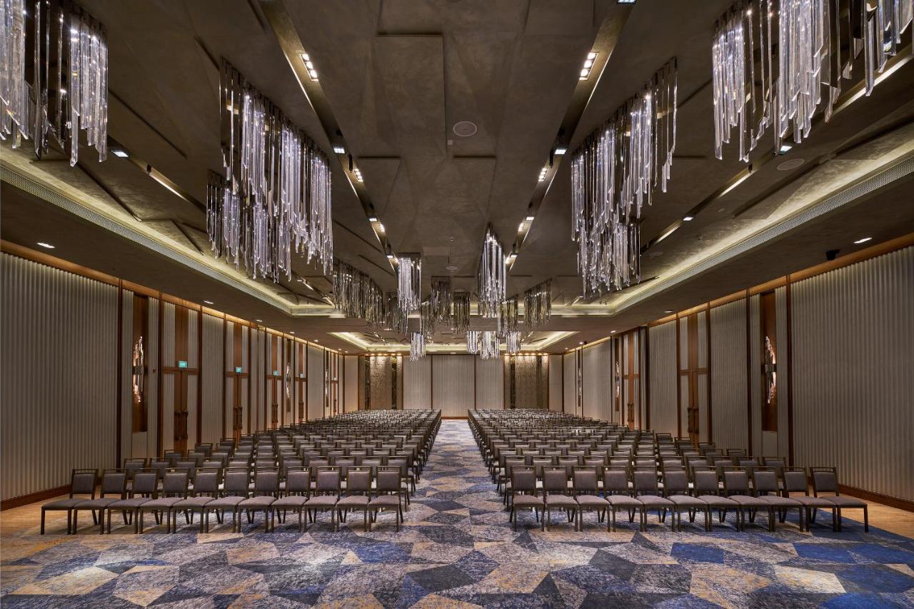 Отель The Den, Bengaluru Экстерьер фото